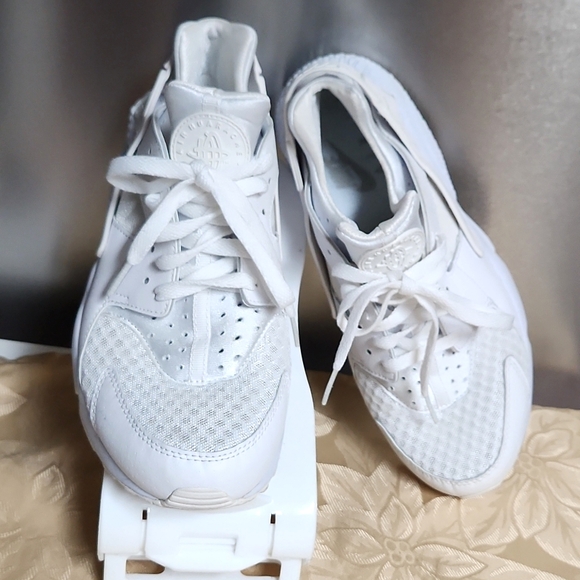 Nike Air Huarache womens sneakers sz 8.5 - Picture 3 of 8
